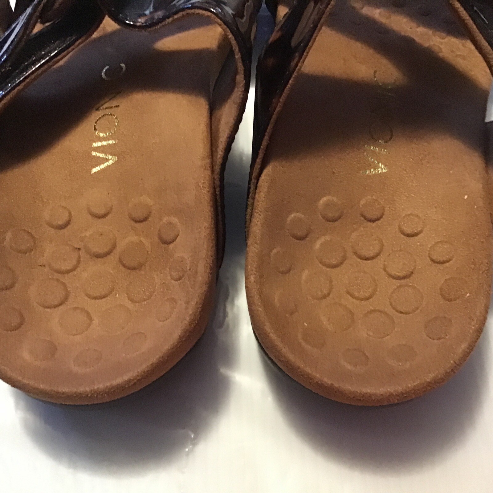 VIONIC Tortoise Patent Adjustable Strap Sandals S… - image 4