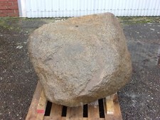 Wasserstein Quellstein Findling