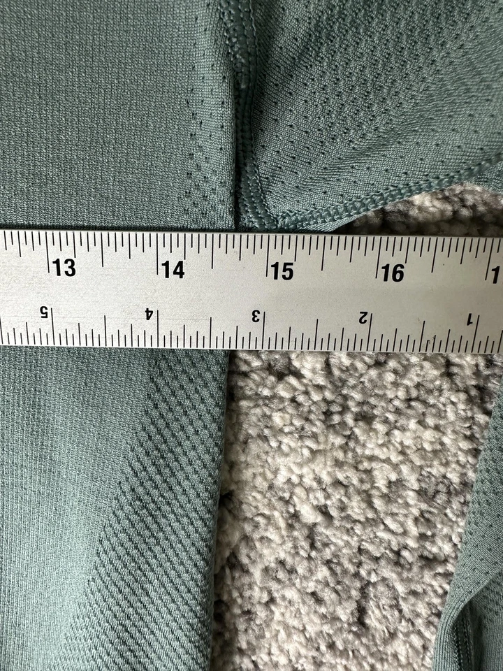 Lululemon Shirt Womens Small Green Swift Stride Seamless Long Sleeve Thumbholes - Image 3 of 4