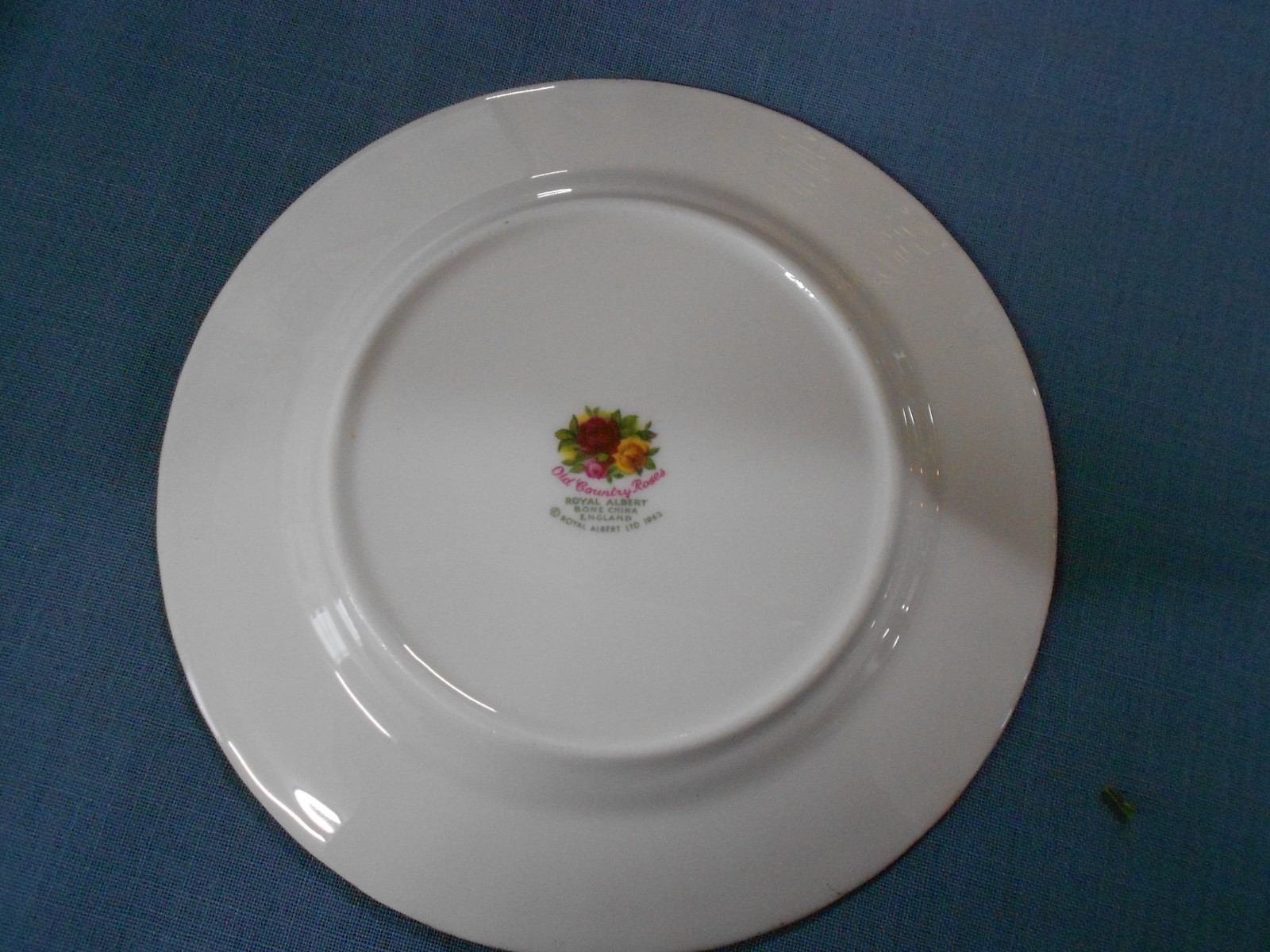 2 Old Country Roses Bone China Royal Albert 1962 England 6 1/4"  side plates