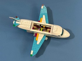 2 Lego Friends sets #41101 "Grand Hotel" and  #41100 "Privet Jet".