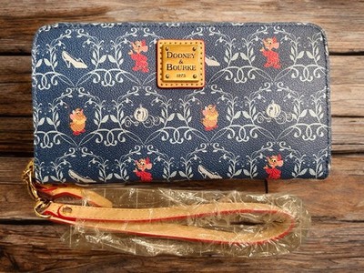 Disney Dooney & Bourke Dream Big Princess Cinderella Wallet Wrislet EUC