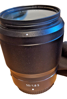 Nikon NIKKOR Z 50mm F/1,8 S Objektiv - Schwarz mit UV Haze