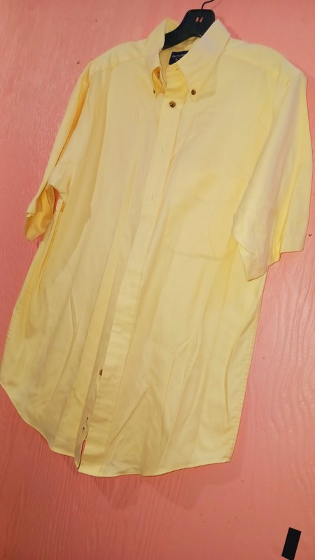 Roundtree yorke Non Iron Ez Wash Button Down Short Slve- Yellow Mens Size M
