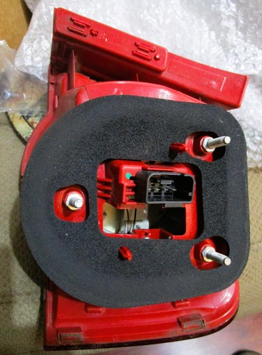 06-2008 VW Passat b6 sedan left taillight - Picture 4 of 6
