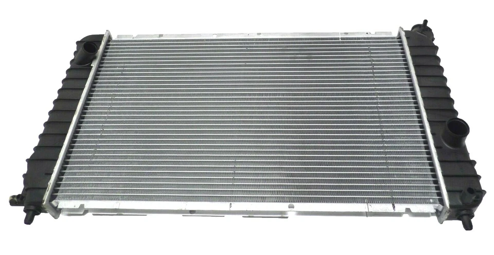 52473484 Radiador de refrigeración del motor OEM para Chevrolet Blazer S10 1996-2004 4,3 L V6 Foto 2 de 4