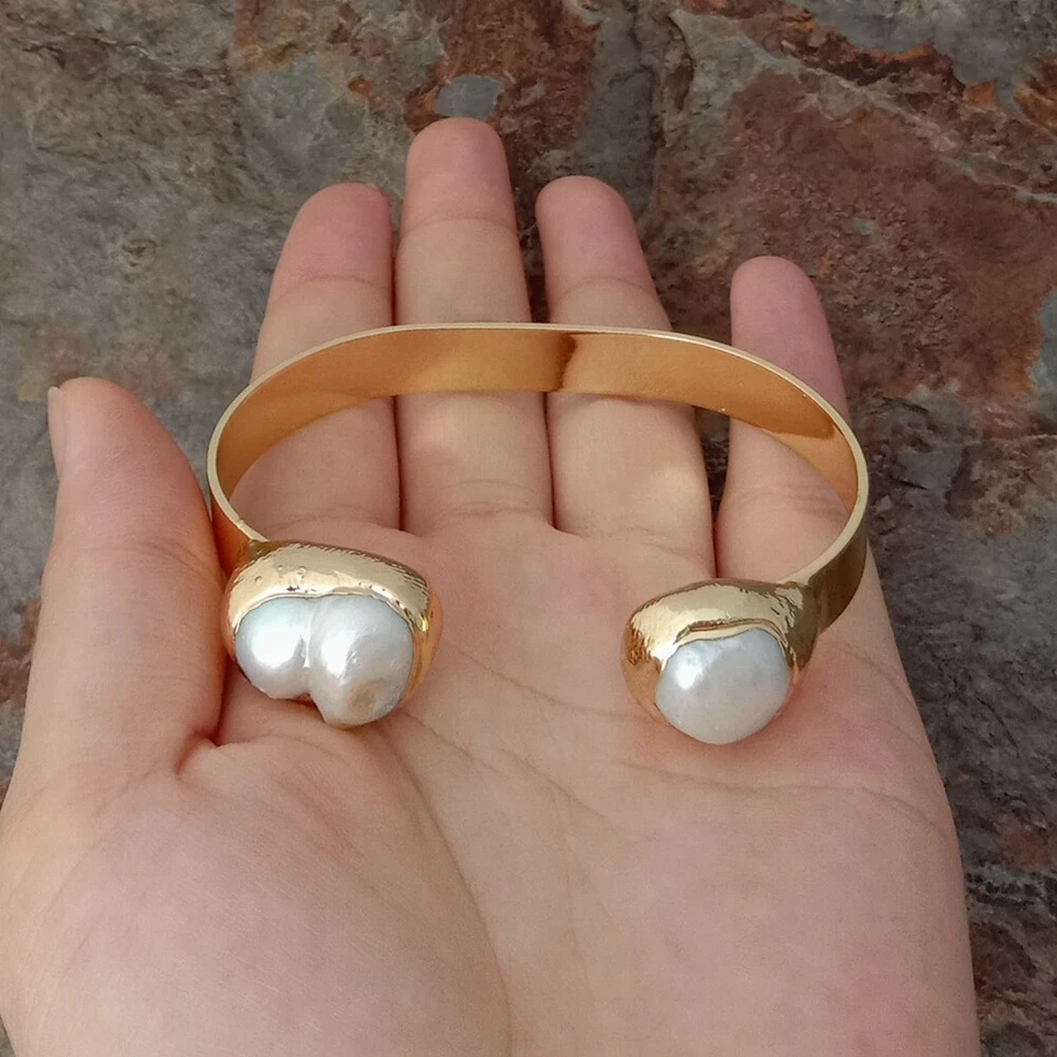 Brazalete 2 Brazaletes Chapado en Oro 4K Perla Keshi Blanca Natural Foto 3 de 4