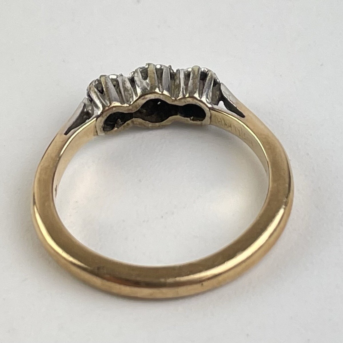 Vintage Bravingtons 9ct Yellow Gold Diamond Illusion Set Trilogy