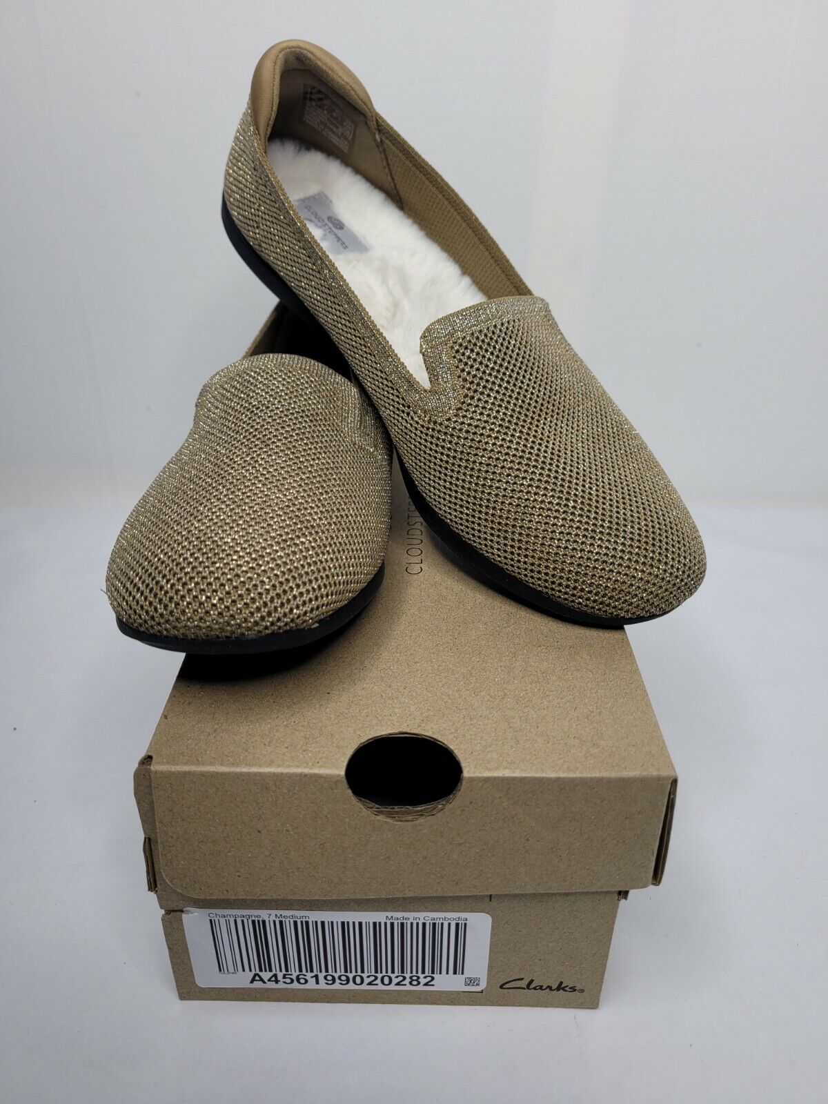 Clarks CloudSteppers Size 7 M Champage Women Slippers EUC