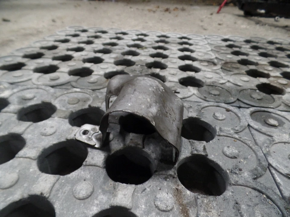 2010 HYUNDAI SANTA FE 2.2 DIESEL AUTOMATIC. HEAT SHIELD MANIFOLD. - Image 2 of 3