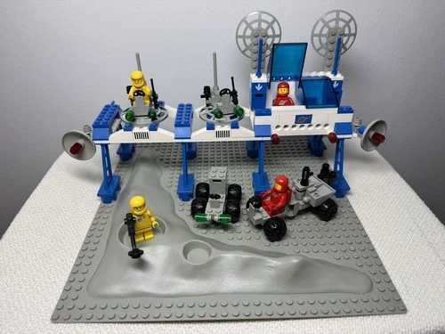 LEGO Space Supply Station (6930) Classic Space Set, Base, Vehicles, Minifigs