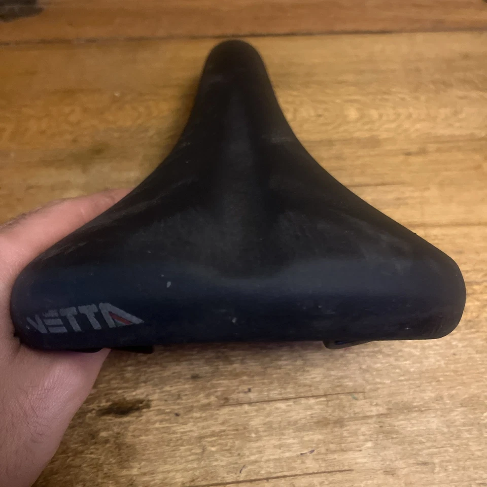 Sillín Vetta vintage 270 mm largo 163 mm ancho años 80 carretera híbrido turismo Foto 3 de 4