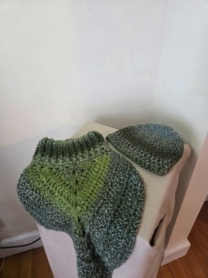 Handmade Crochet Kids Hat & Poncho/Capelet Set   Green   Approx. Ages 10 12