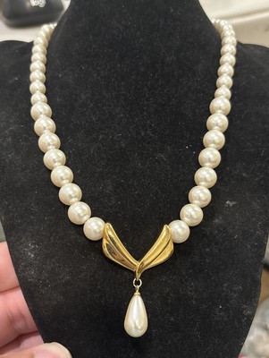 Vintage Signed Napier Faux Pearl Tear Drop Gold Tone Necklace 18''