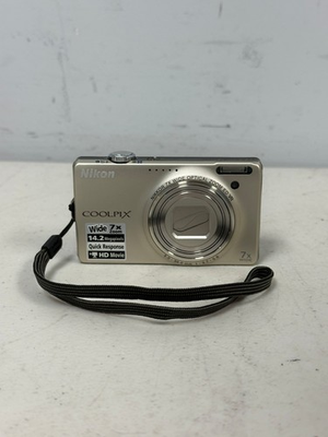 #ad Nikon COOLPIX S6000 14.2MP Camera Silver NO BATTERY AS IS #04 $80.00