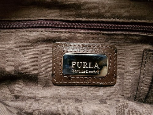 Furla CHARLOTTE Hobo Bag Schultertasche Leder Straußenprägung KAFFEE & CREME  - Bild 6 von 8