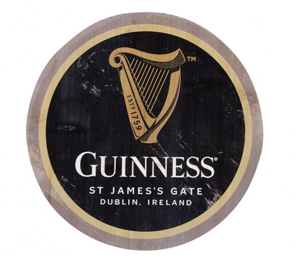 What musical instrument appears on the label of guinness beer?