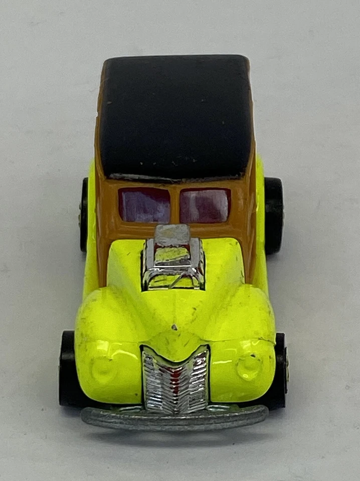 Vintage 1979 Hot Wheels 1940's Woody - Yellow w/ Rare Pink Interior - Image 2 of 4