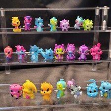 LOT OF 22 HATCHIMALS COLLEGGTIBLES COLLECTIBLES CUTE MINIATURE SERIES FIGURES