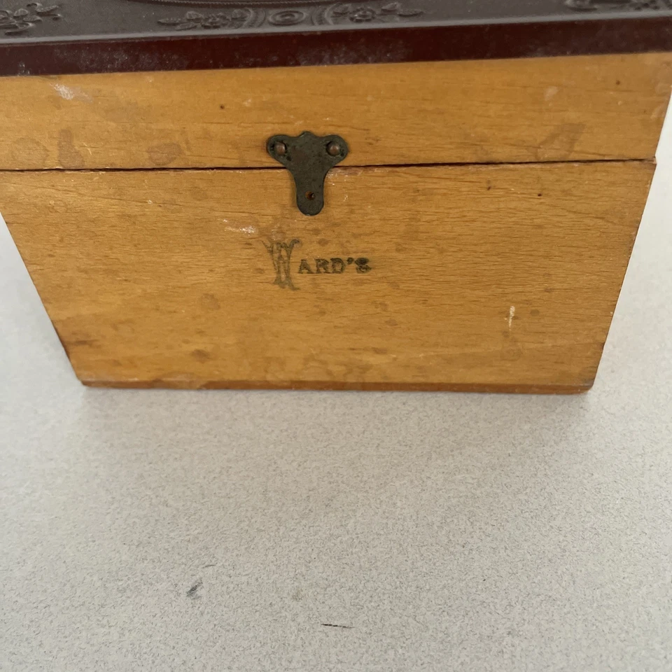 Antique Victorian Maple Collar Box with Scenic Clipper  Ship Gutta Percha Lid - Image 2 of 4