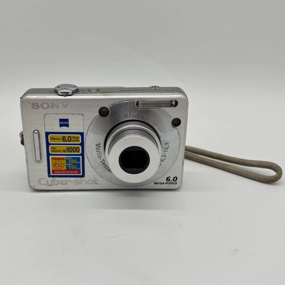 Sony Cyber-Shot DSC-W50 Digital Camera 6MP CCD Y2K Compact w/ Accessories - Image 2 of 4