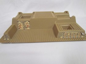 LEGO Pharaoh's Quest Scorpion Pyramid 7327 Tan Raised Baseplate & Instructions