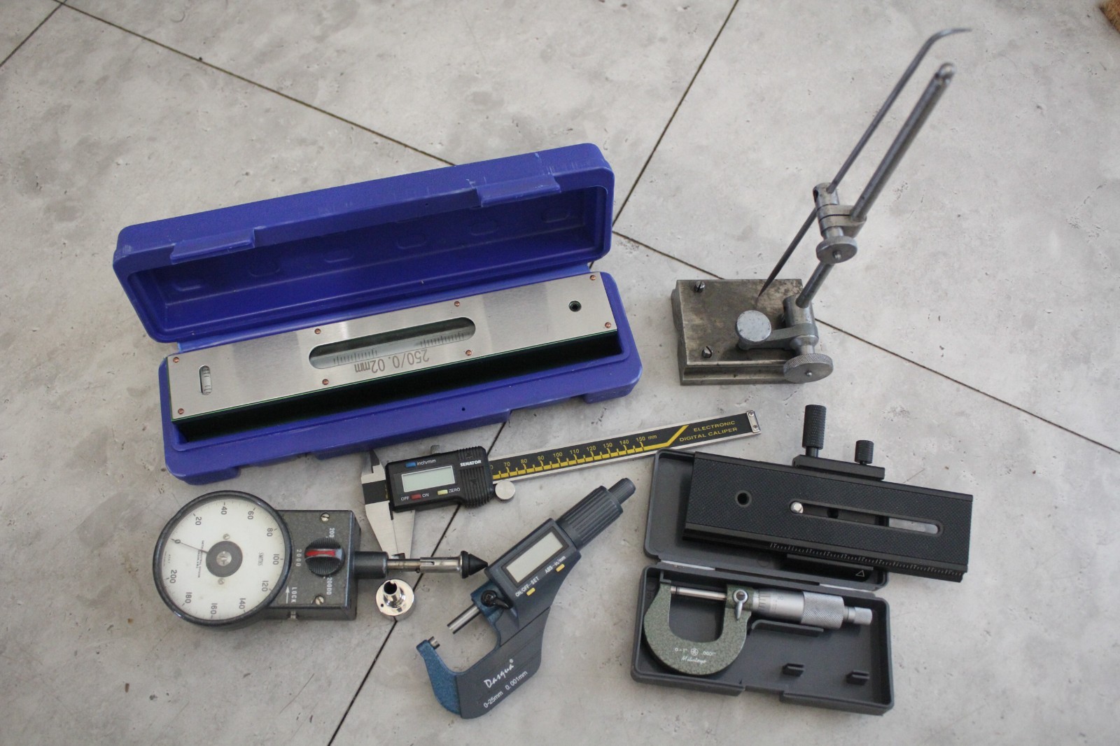 Engineering measuring tools