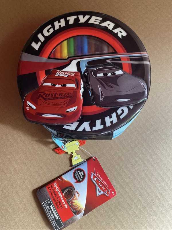 NWT Disney Cars Lightning Mcqueen 30 Piece Zip Up Stationary Kit