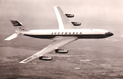 Postcard Boing Jet International-Lufthansa-Dusseldorf used 1962 - B/W