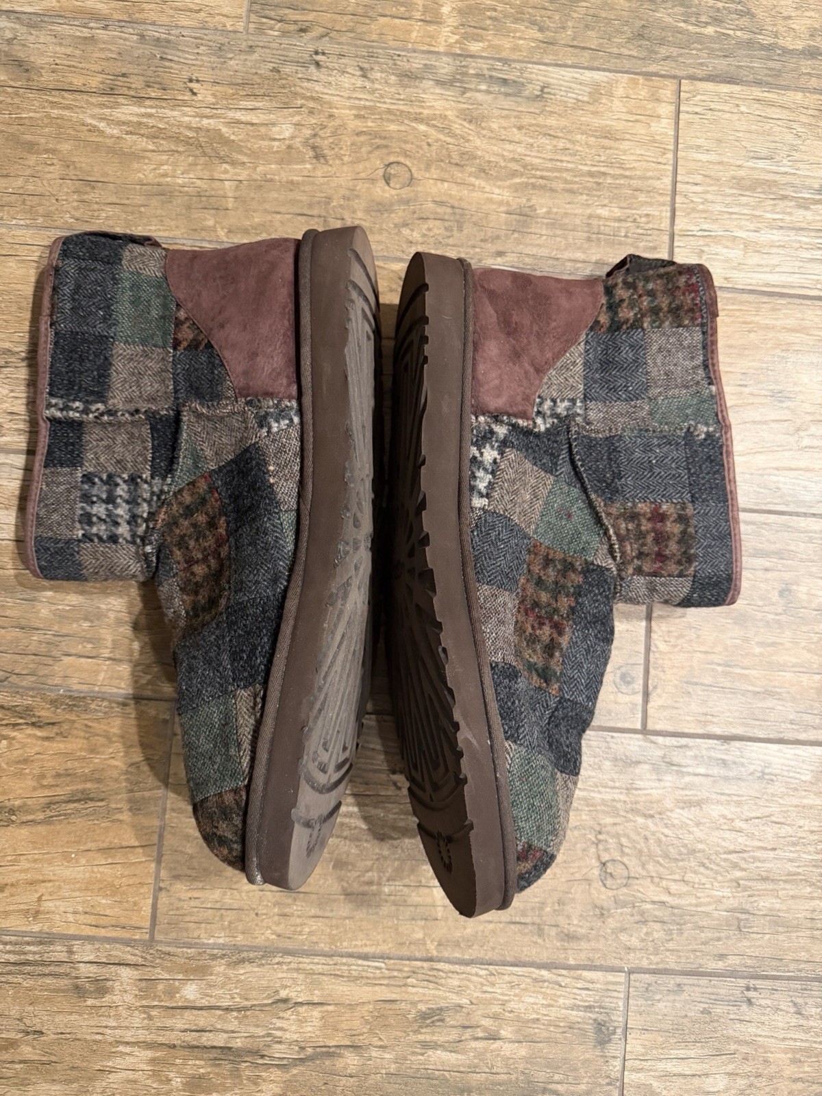 Man UGG Classic Mini Patchwork Boots Size 18 - image 3