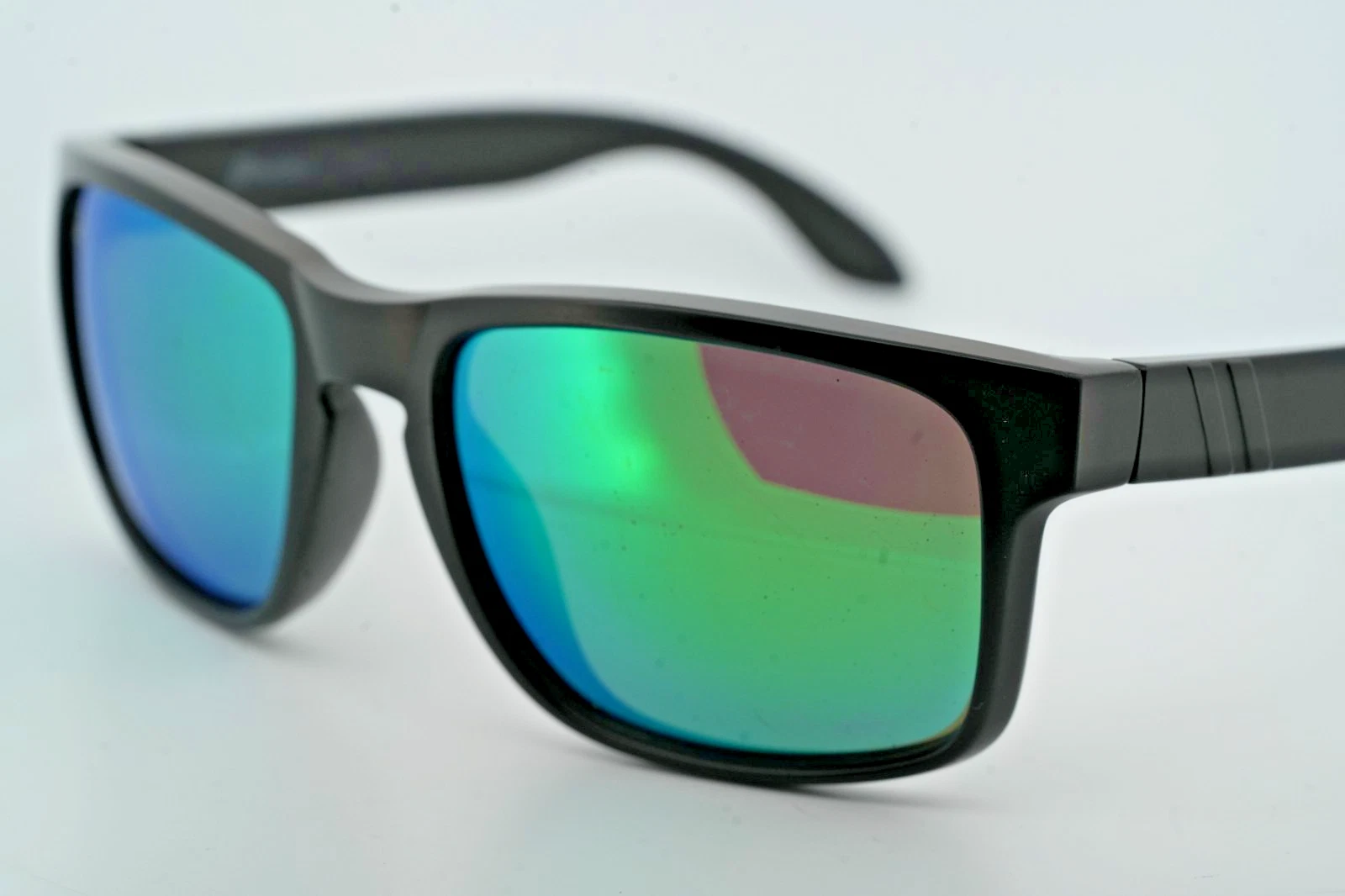 Blenders Canyon Celtic Light Sunglasses Full Rim Polarized 100% UV Protection