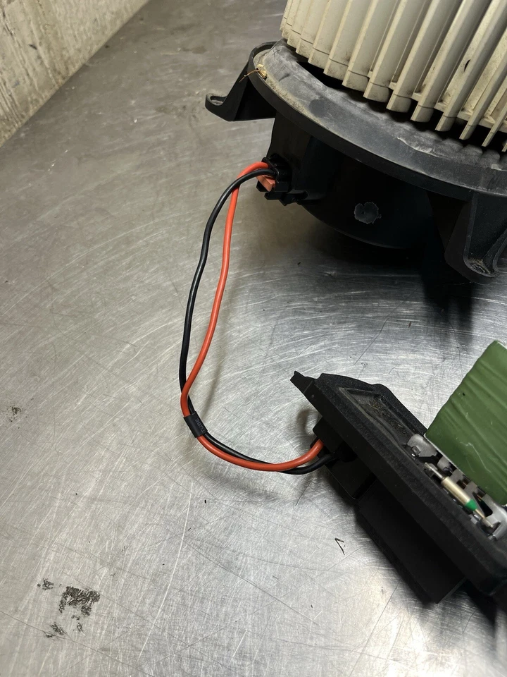 Chevrolet Silverado 2500 2003-06 motor soplador con resistencia OEM Foto 3 de 4