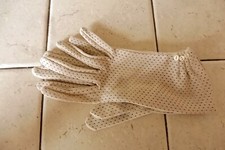 NOS Vintage UNBRANDED Women  s BEIGE DRESS Gloves Size A -6/7 - SMALL