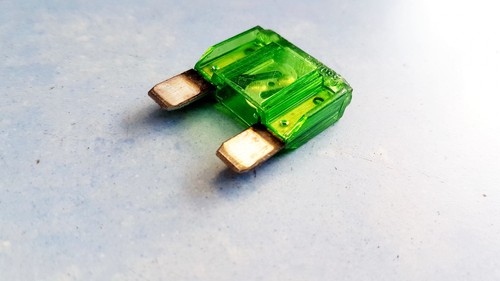 4635023 Sicherungen 30A Chrysler Voyager DE1007900-88