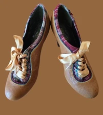 Poetic License London gold VTG Inspired granny lace Up Shoes SZ 8 Cottagecore