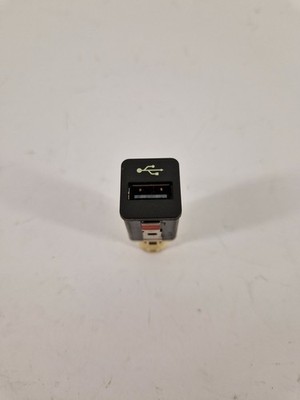 BMW 5 F10 F11 USB socket charger plug in radio auto car audio 9167196