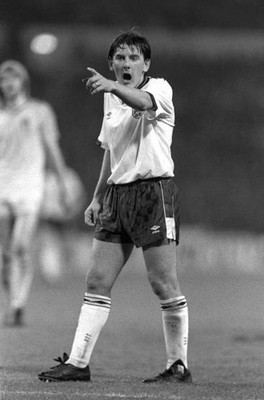 1988 W/C Group Two Qualifying England v Sweden Peter Beardsley of - Old Photo
