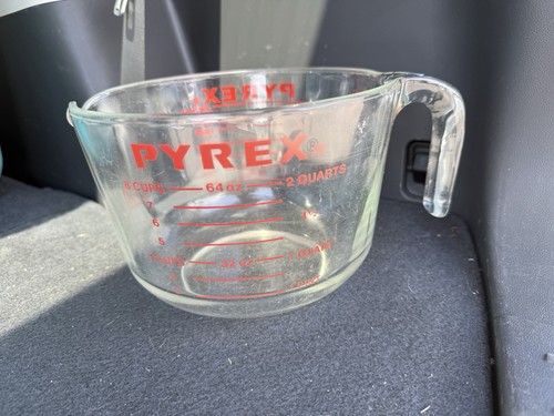 PYREX Giant Measuring 8 Cups Glass 64 oz 2L Liters Red Lettering Large 2 Qt USA