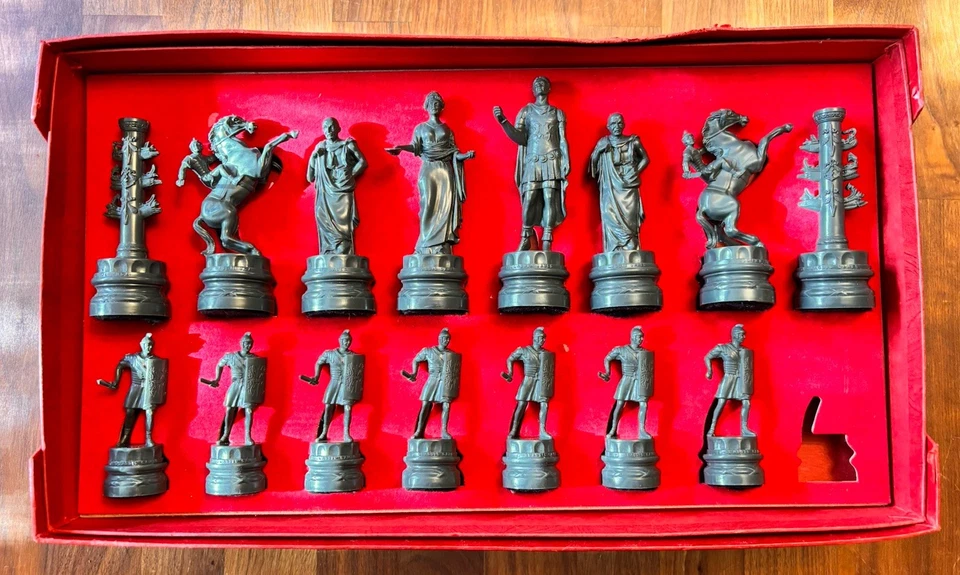 VTG Classic Games Collector Series Chess Set Ed 1 Ancient Rome 264 BC-14 AD 1963 - Image 2 of 4
