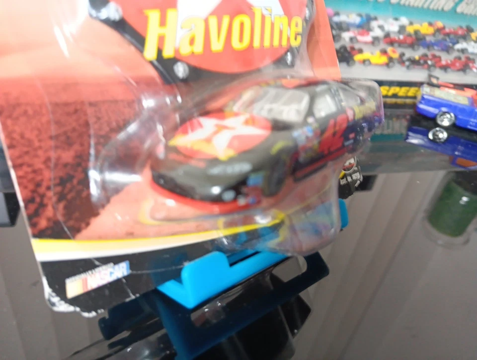 Winner’s Circle #42 2005 Jamie McMurray 1:64 con imán de capó Havoline Foto 3 de 4