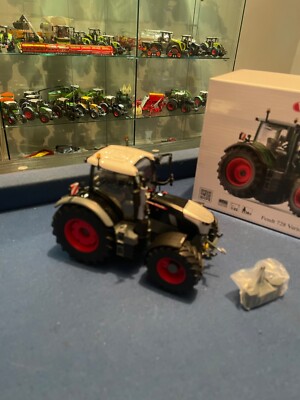 その他 wiking1/32 FENDT939 BLACK Wiking X991003931000 Fendt 828 Vario Designline Darkgreen