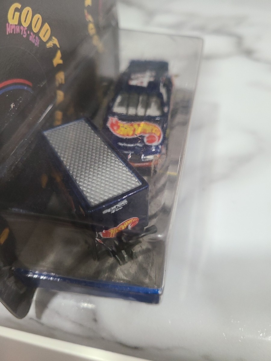 Hot Wheels Petty Enterprises Pontiac Grand Prix And Tool Box