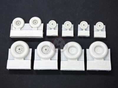 Plus Model 1/72 Wheels for Boeing KC-97 Stratofreighter Tanker (6 wheels) AL7049