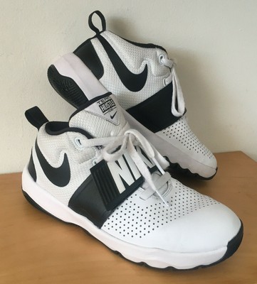 white nike trainers size 5