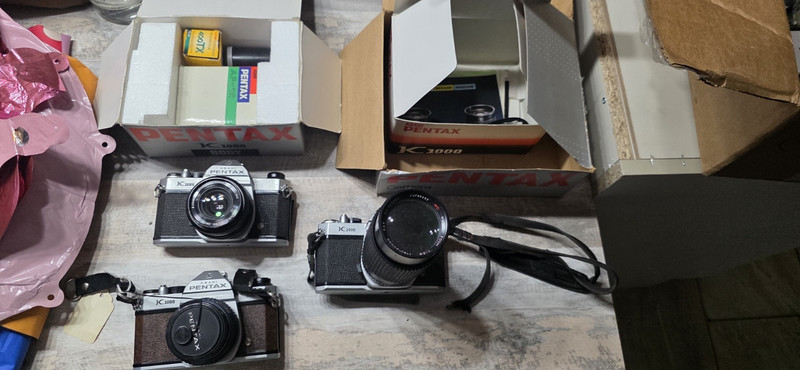 Pentax K1000 35mm SLR Film Camera Body w/ Lenses Lot,Silver