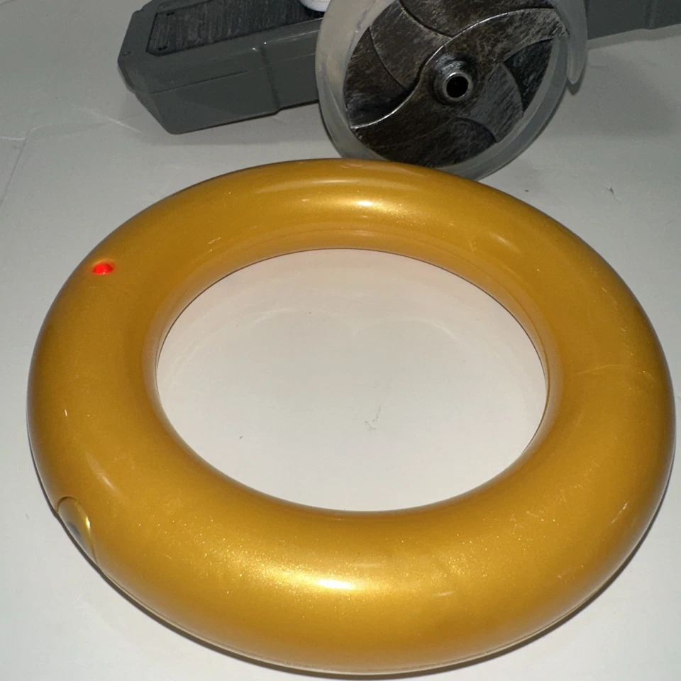 Sonic The Hedgehog Speed RC Skateboard Vehicle Gold Ring Controller WORKS Great - Image 3 of 4