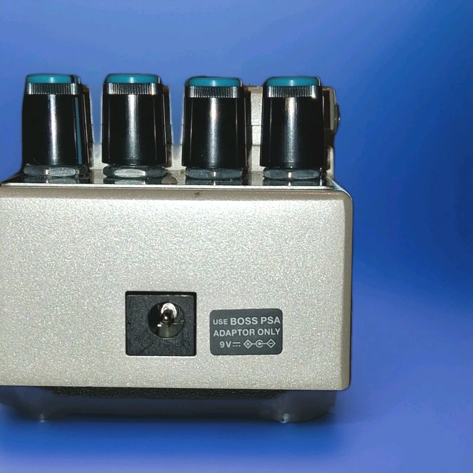 Boss DD-3T Guitar/instrument Effects Pedal: OPEN BOX. EVERYTHING INCLUDED! - Image 2 of 4