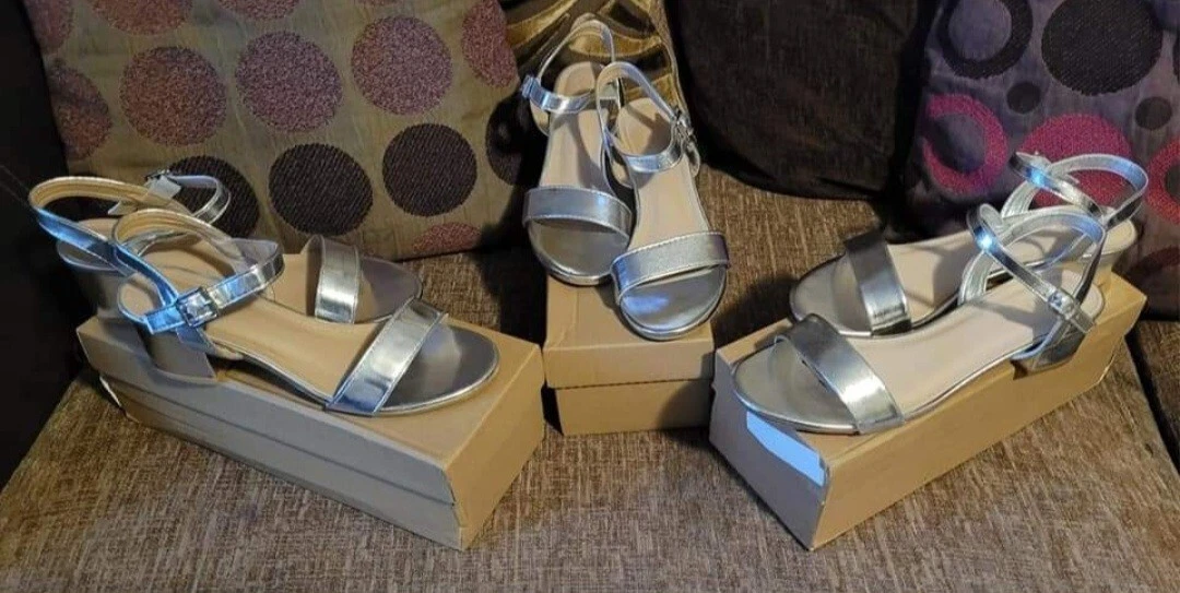 Small block hotsell sandals