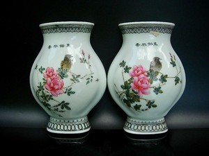 PAIR OF OLD CHINESE FAMILLE ROSE PORCELAIN WALL POCKETS, VASES