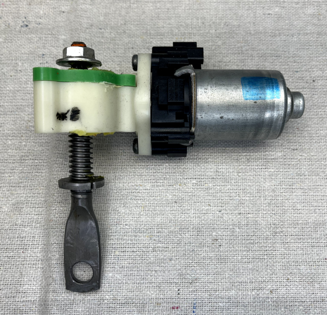 10-15 Lexus IS250 IS350 FRONT RIGHT SEAT UP DOWN MOTOR ASSY RH OEM 85820-30780